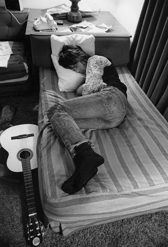 Jeff Beck sleeping 1968